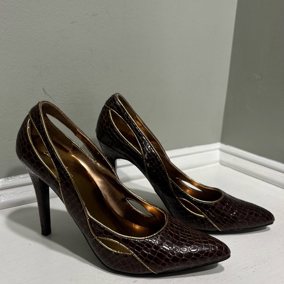 Charlotte Russe Shoes - Charlotte Russe Women’s Brown/Gold Stiletto Heels-size 8